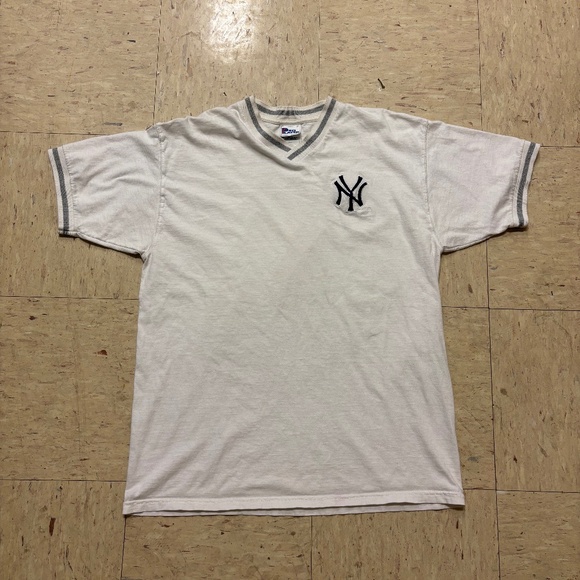 Vintage New York Yankees V-Neck Tee – White – Majestic Athletic – Official MLB L - Picture 1 of 4